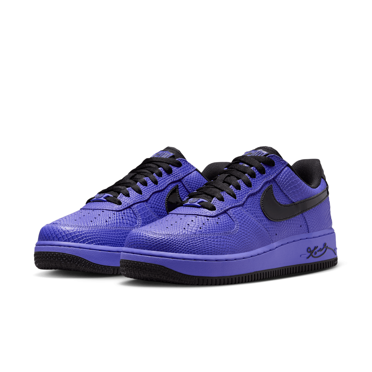 Nike Air Force 1 Low Protro Kobe Bryant x FC Barcelona “Persian Violet” – elölnézet, perforált toe-box és lila bőr textúra