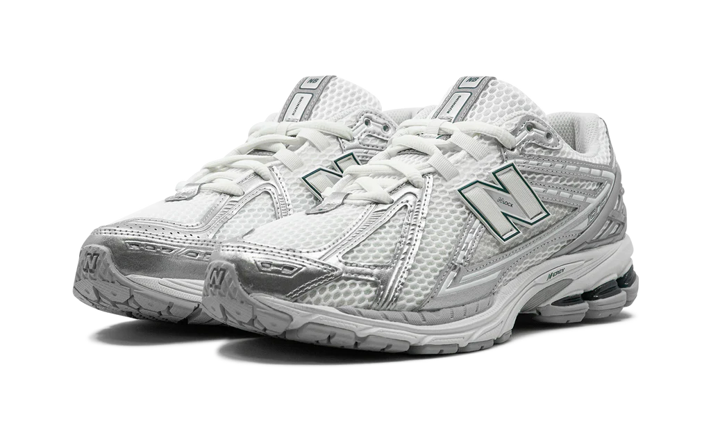 New Balance 1906R Silver Metallic Sea Salt - OnSize