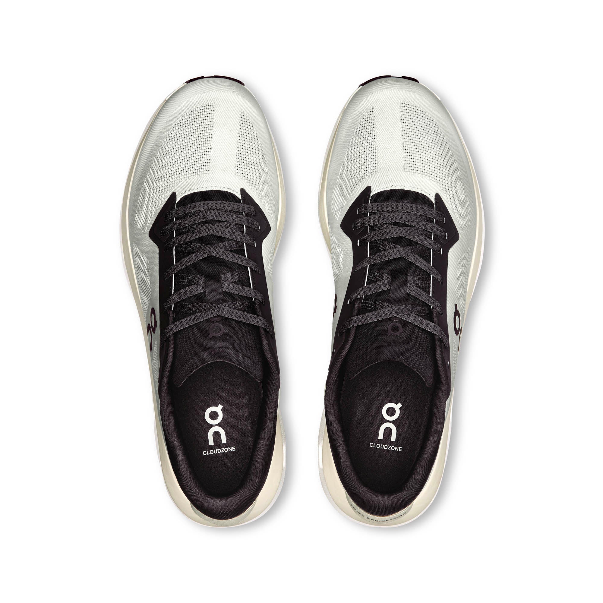 On Running Cloudzone Ice Black